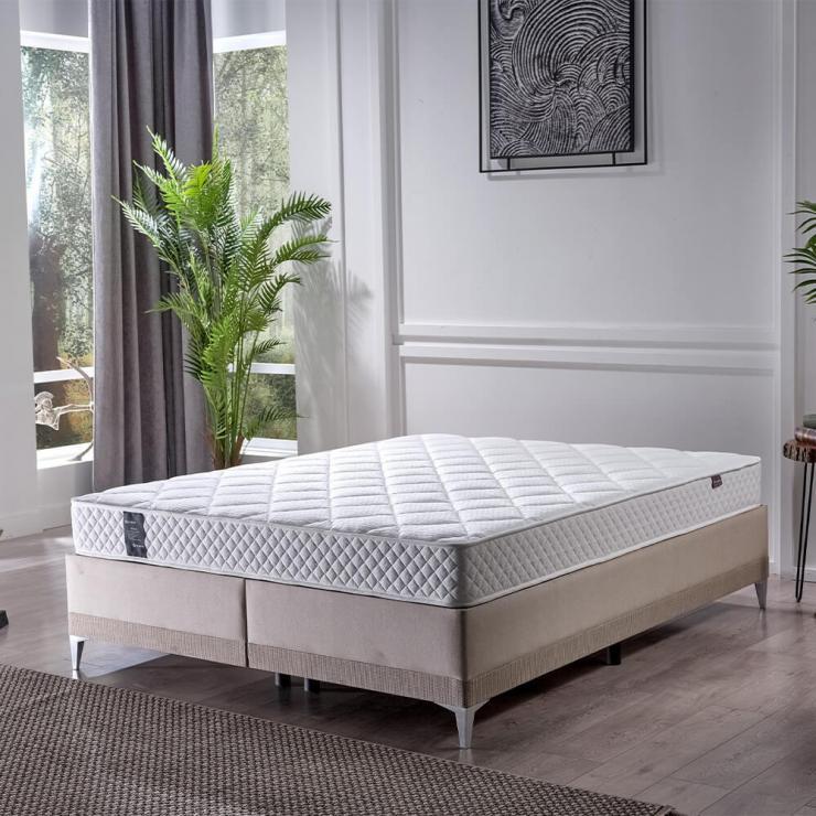 Grand Bed